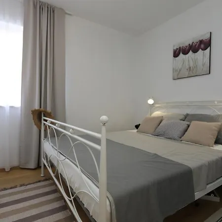 Apartment Roberta *