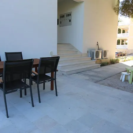 Apartments Baresic *